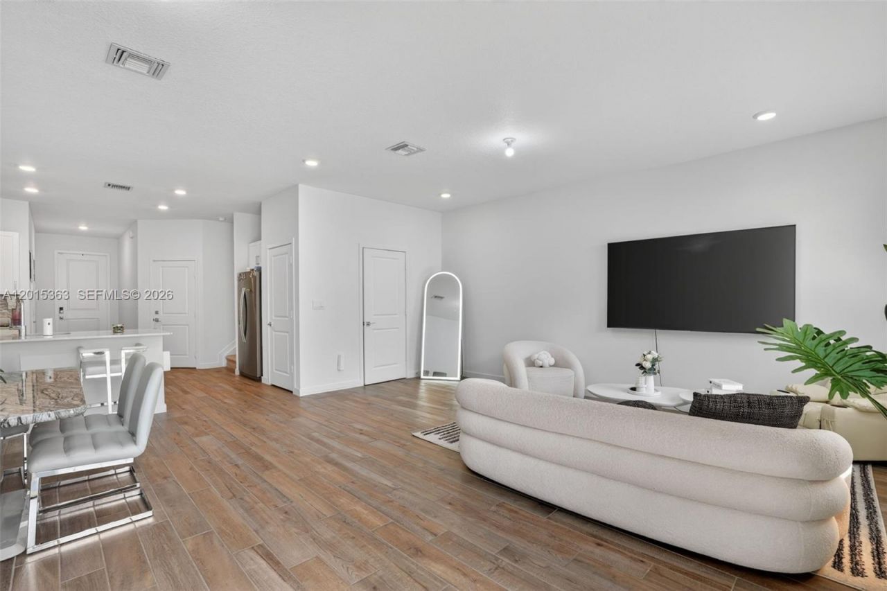163 NE 13th Cir , Unit N/A, Homestead, FL 33033 Photo