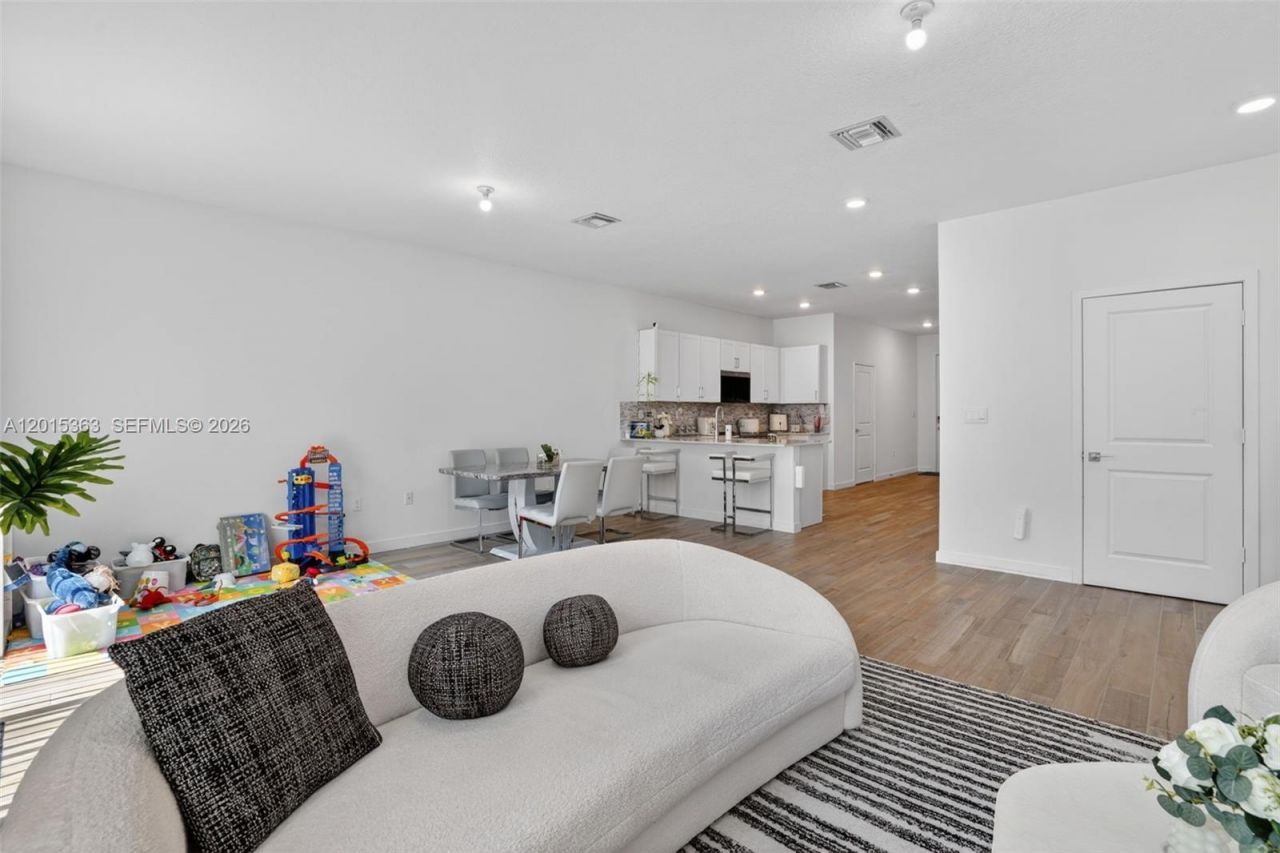 163 NE 13th Cir , Unit N/A, Homestead, FL 33033 Photo
