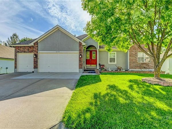 1018 N Old Mill Road, Independence, MO 64056