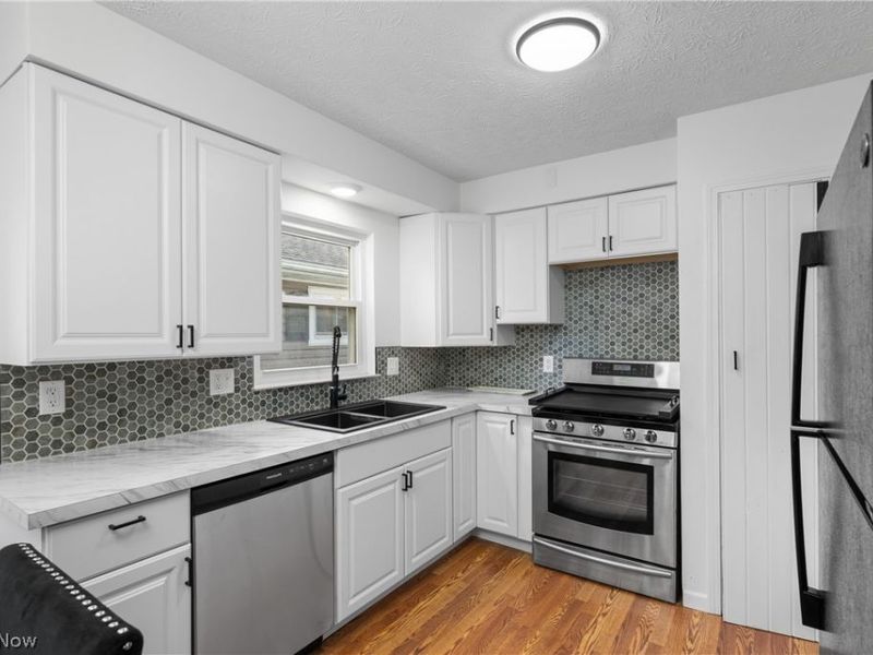 670 Davis Street , Akron, OH 44310 Photo 12
