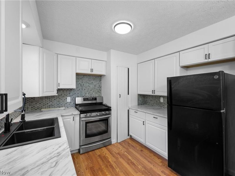 670 Davis Street , Akron, OH 44310 Photo 13