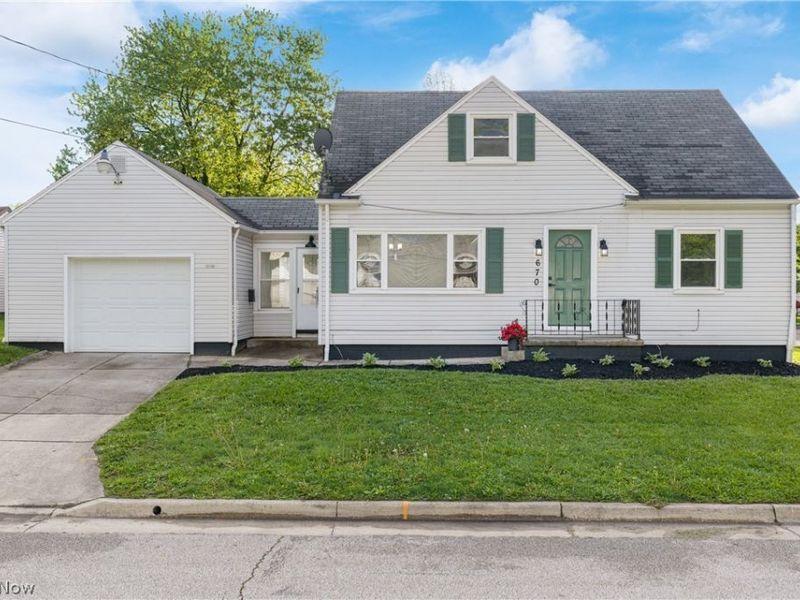 670 Davis Street , Akron, OH 44310 Photo 2