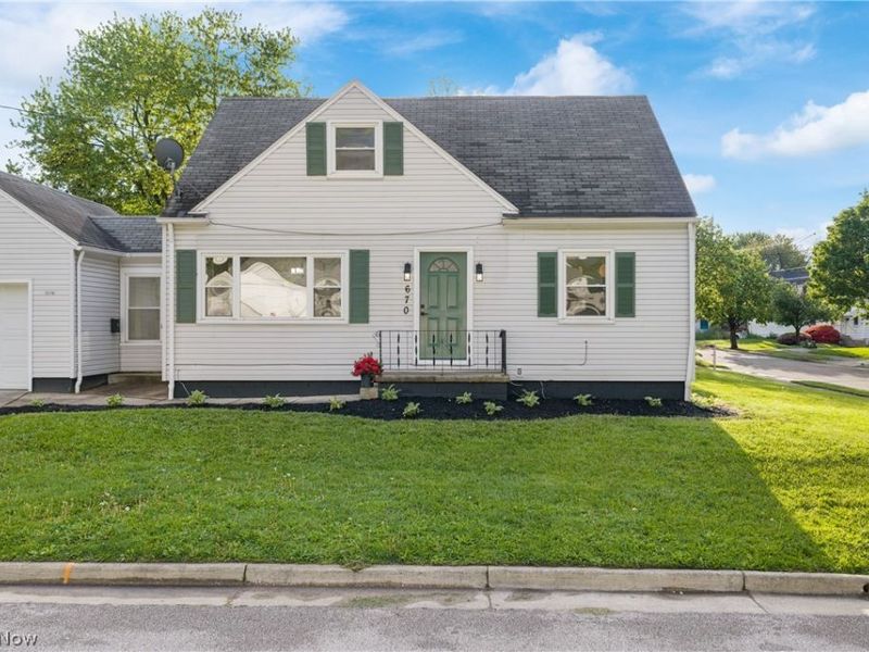 670 Davis Street , Akron, OH 44310 Photo 3