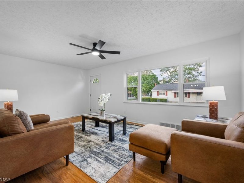 670 Davis Street , Akron, OH 44310 Photo 8
