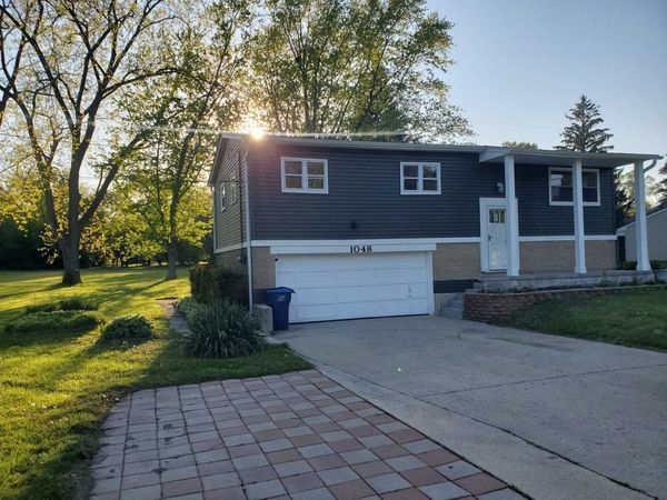 1048 Belle Plaine Avenue , Gurnee, IL 60031