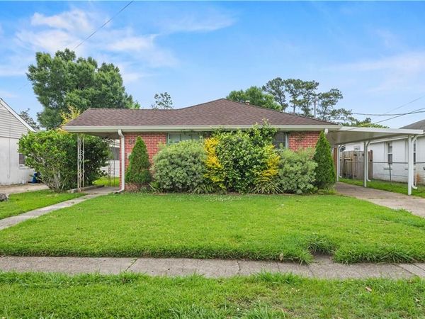 567 GROVE Avenue , Harahan, LA 70123