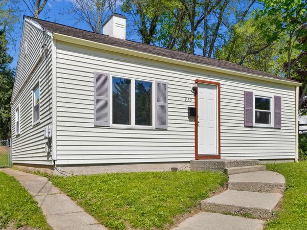973 Valley Avenue NW, Grand Rapids, MI 49504
