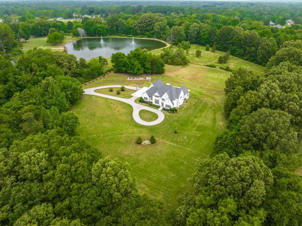 55 OLD STATE LINE DR, Piperton, TN 38017