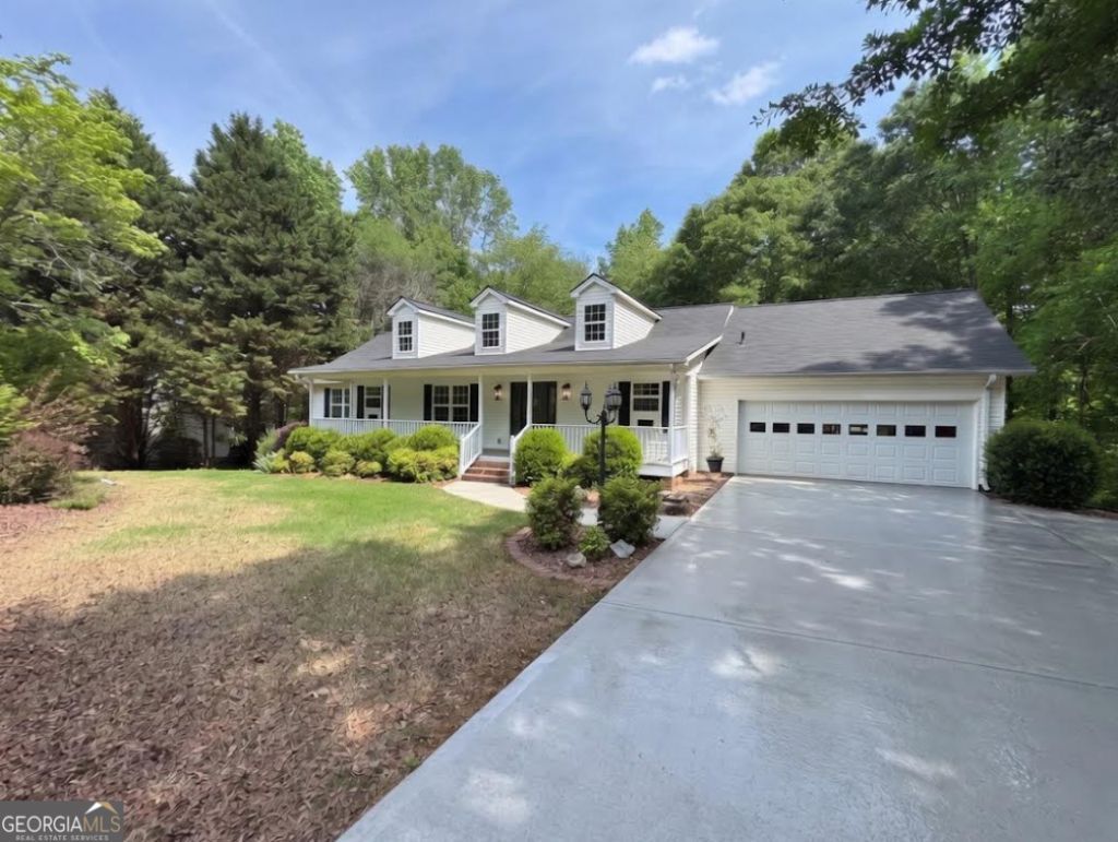 127 Cherokee Trail, Hoschton, GA 30548 Main Photo