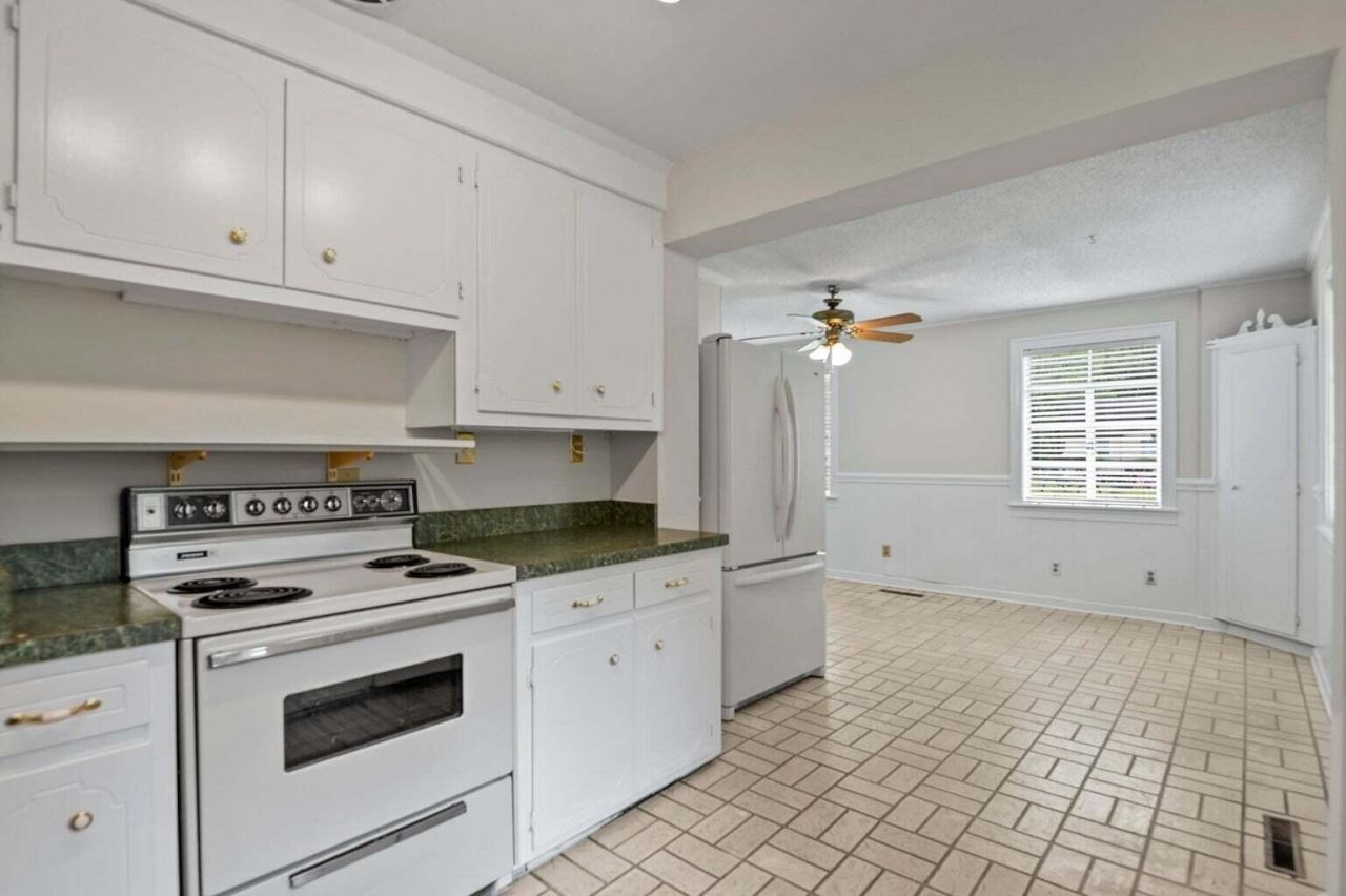 1663 Pinckney Park Drive Photo 8
