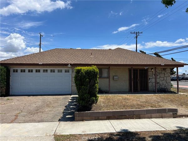 901 N Mountain View, Santa Ana, CA 92703
