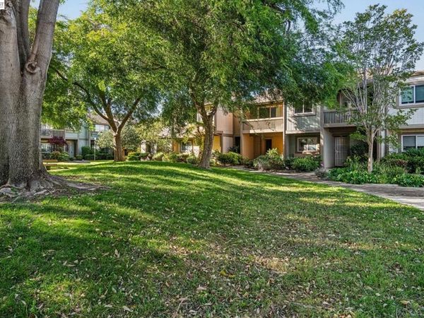 3227 Santa Cruz Ln, Alameda, CA 94502