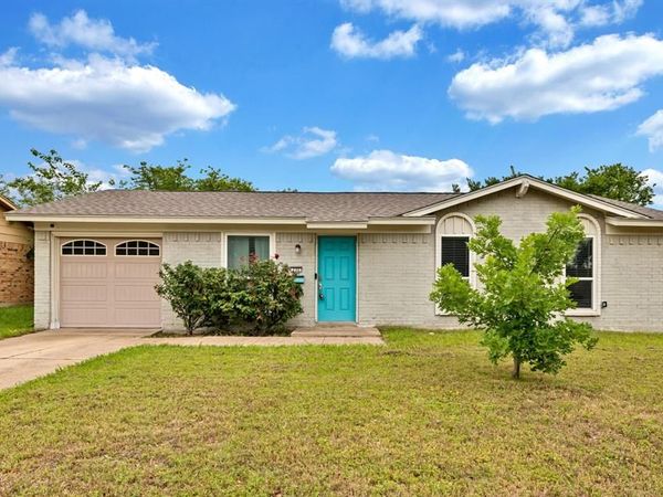 732 Hillside Drive, Burleson, TX 76028