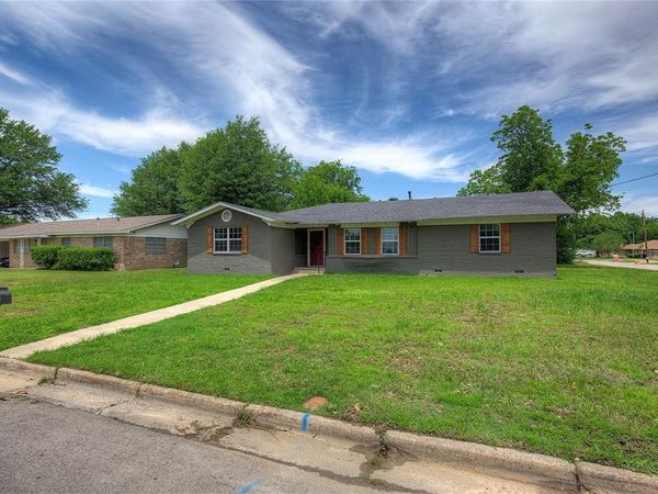 401 Lee Street, Sulphur Springs, TX 75482