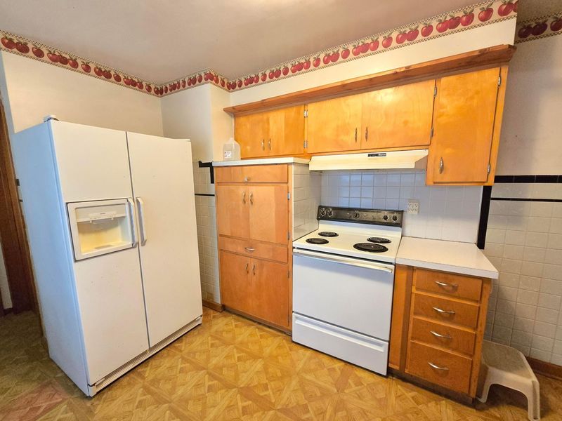 2426 E Mansfield Street , Bucyrus, OH 44820 Photo 13