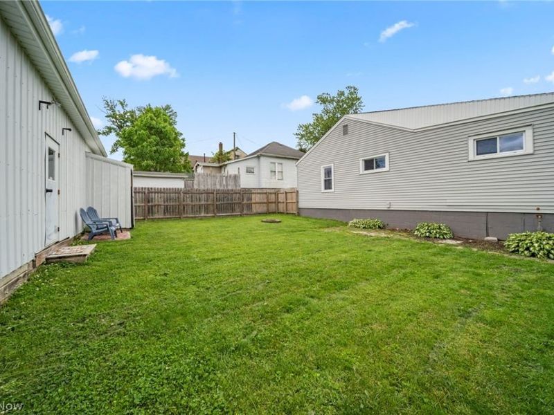 97 E Main Street , Zanesville, OH 43701 Photo 47