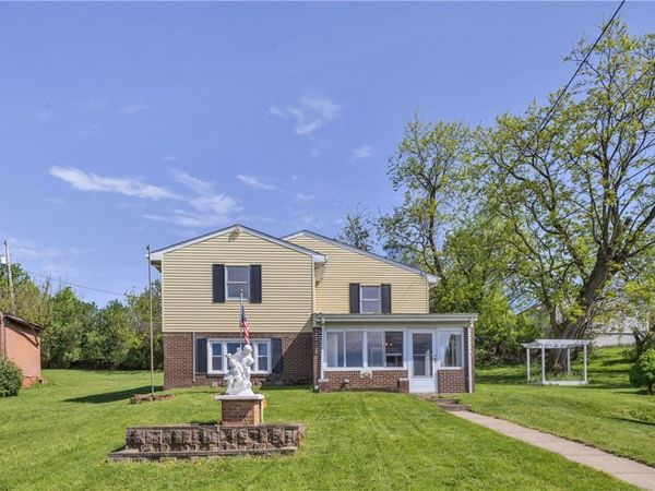 2750 Ohio St, Bethel Park, PA 15102