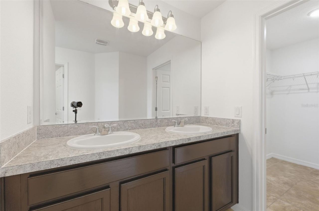 652 Samuel Place, Davenport, FL 33837 Photo