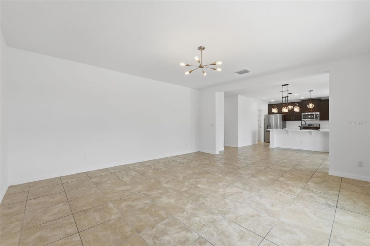 652 Samuel Place, Davenport, FL 33837 Photo