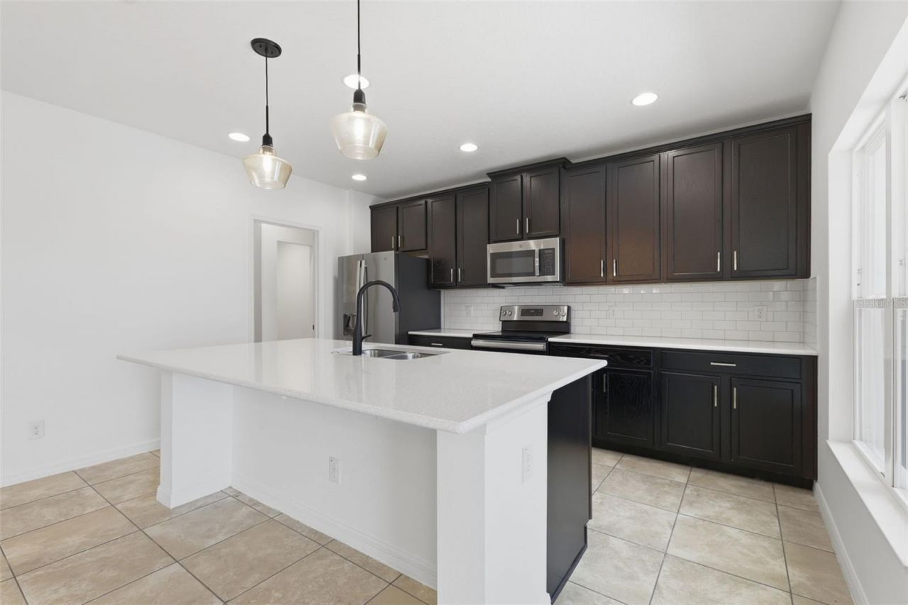652 Samuel Place, Davenport, FL 33837 Photo