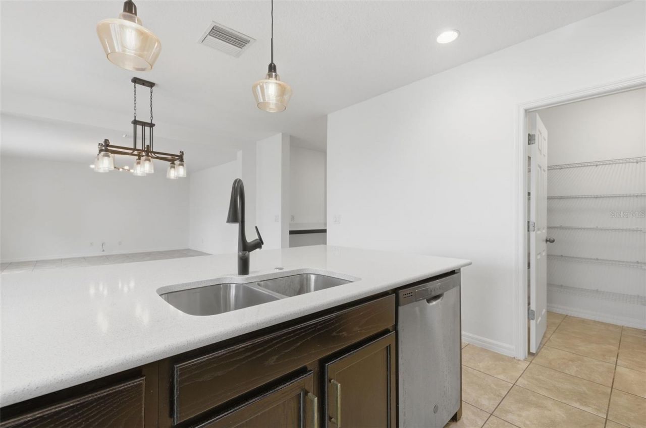652 Samuel Place, Davenport, FL 33837 Photo