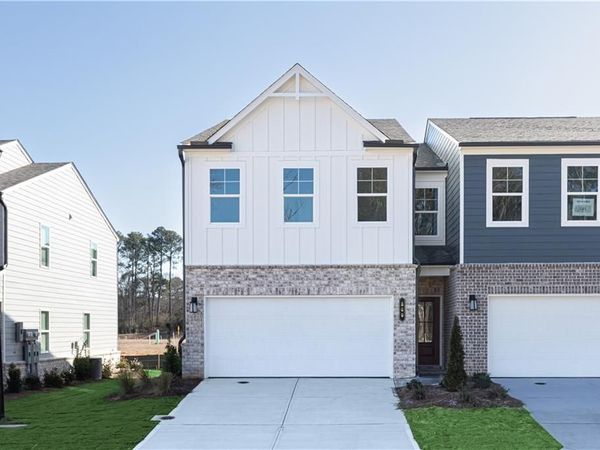 547 Raelyns Way , Loganville, GA 30052