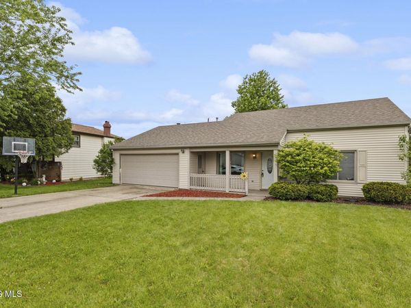 1732 Woodhurst Drive , Defiance, OH 43512