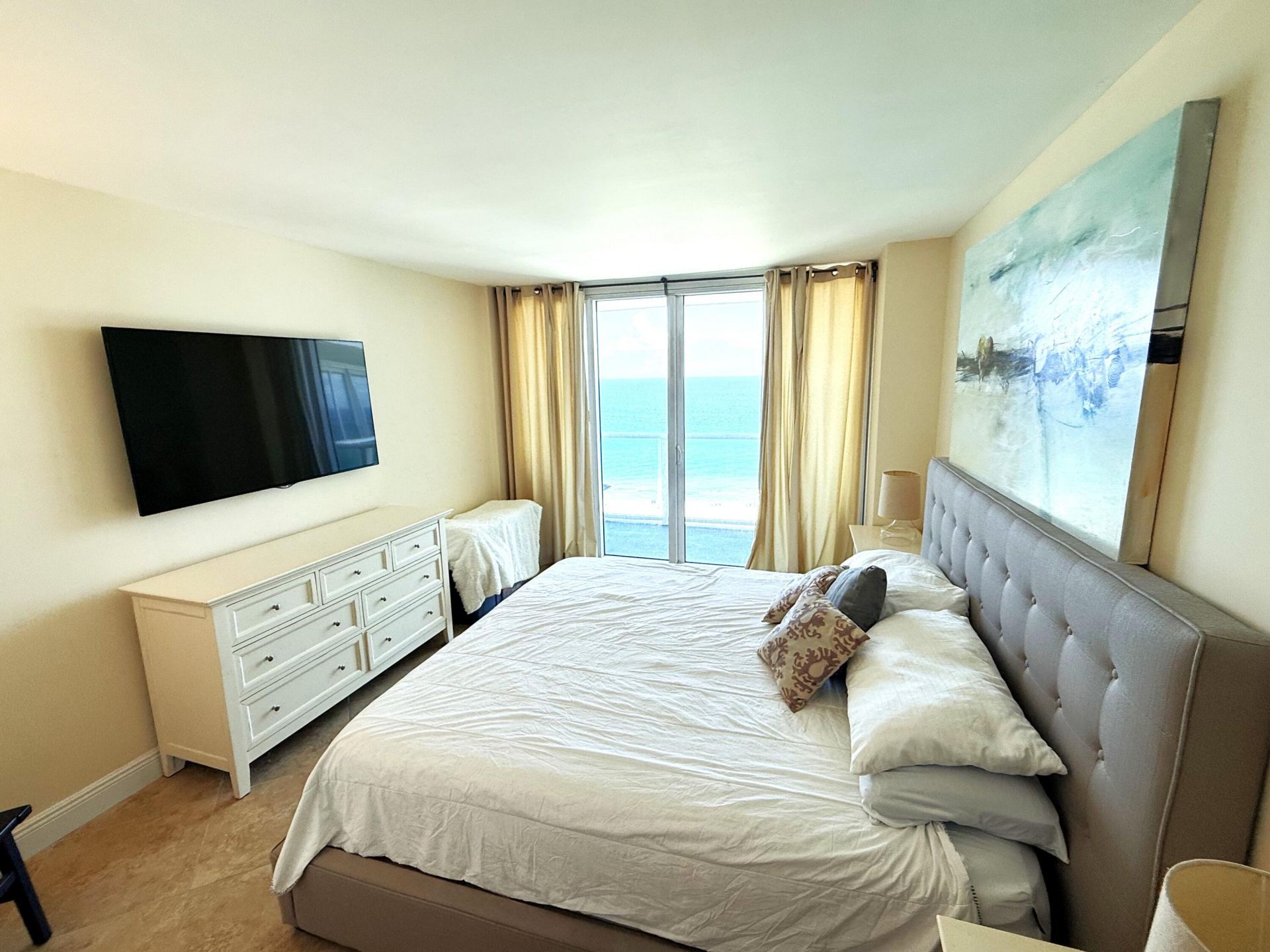 333 NE 21st Avenue, Unit 1704, Deerfield Beach, FL 33441 Photo