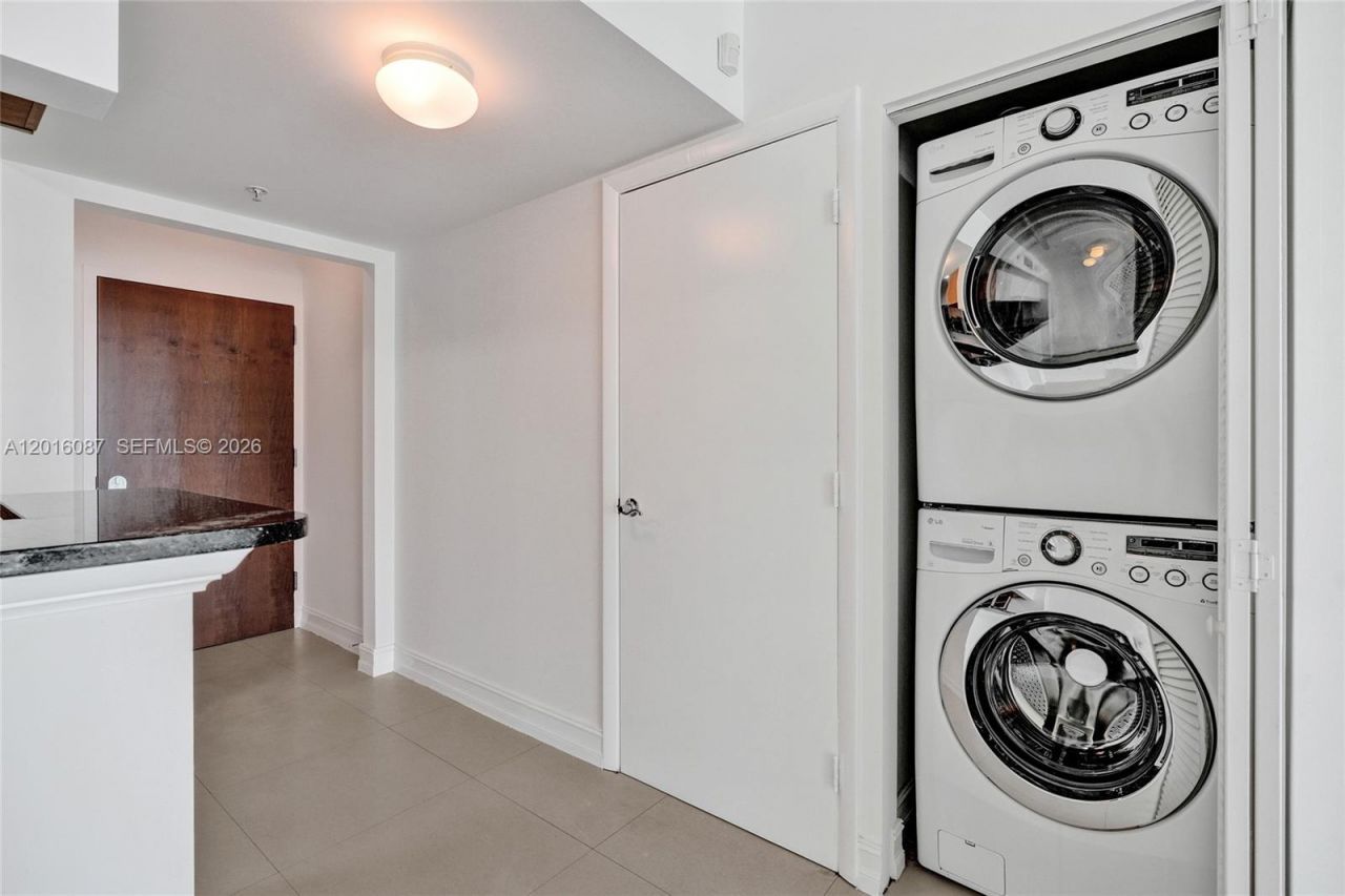 31 SE 5th St, Unit 2305, Miami, FL 33131 Photo