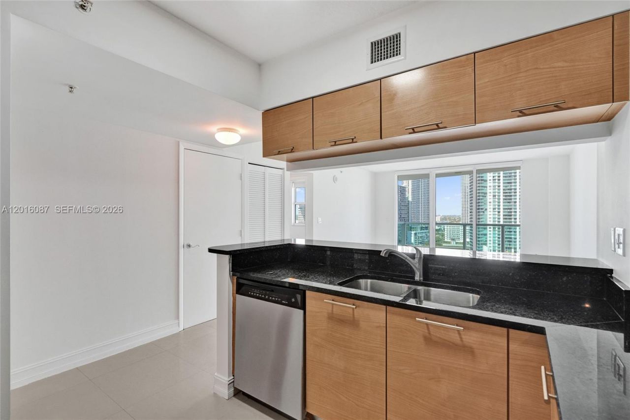 31 SE 5th St, Unit 2305, Miami, FL 33131 Photo