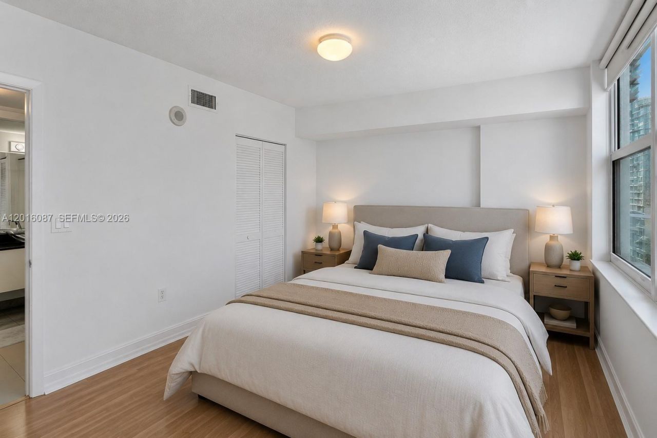 31 SE 5th St, Unit 2305, Miami, FL 33131 Photo