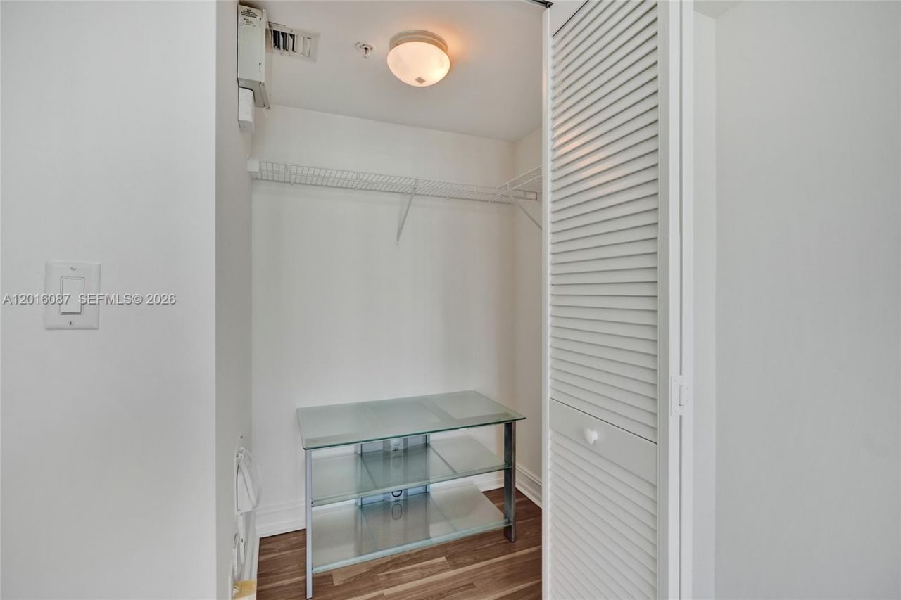 31 SE 5th St, Unit 2305, Miami, FL 33131 Photo