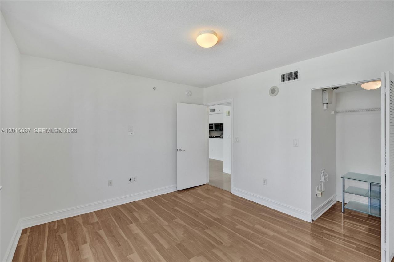 31 SE 5th St, Unit 2305, Miami, FL 33131 Photo