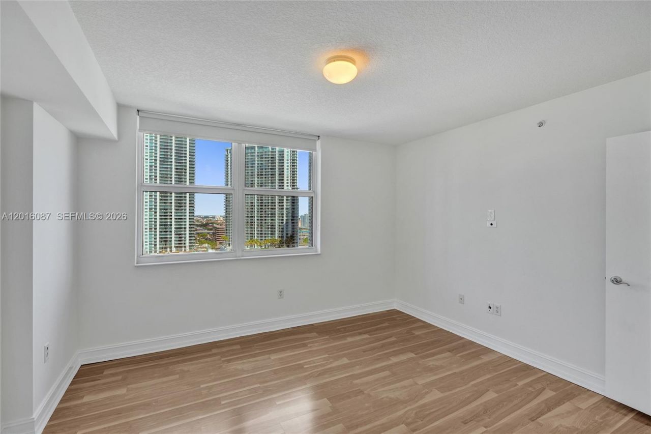 31 SE 5th St, Unit 2305, Miami, FL 33131 Photo