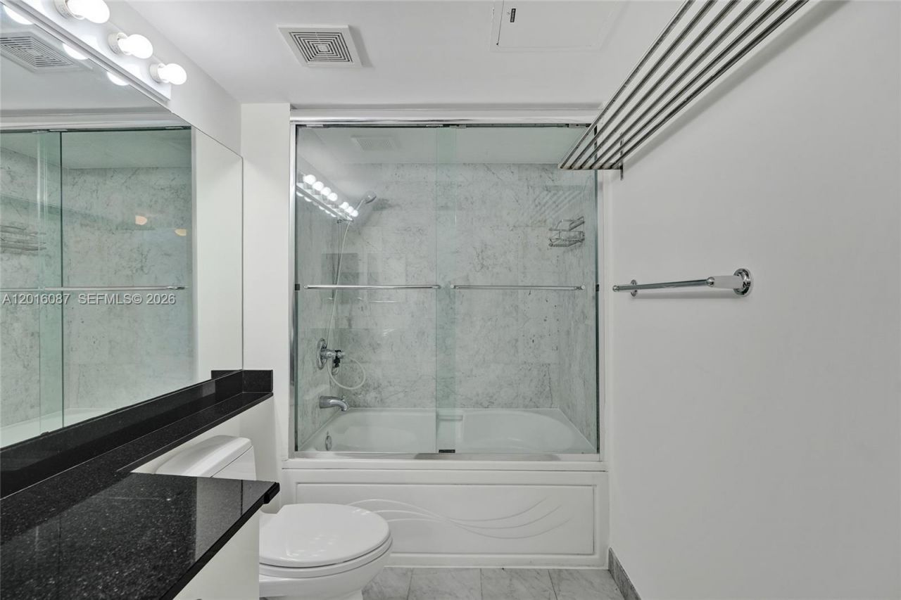 31 SE 5th St, Unit 2305, Miami, FL 33131 Photo
