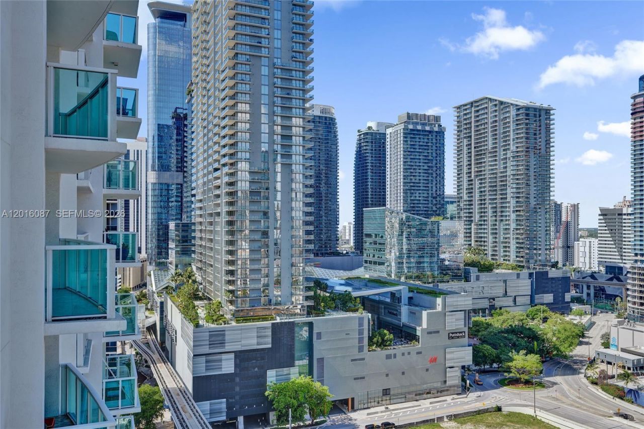 31 SE 5th St, Unit 2305, Miami, FL 33131 Photo