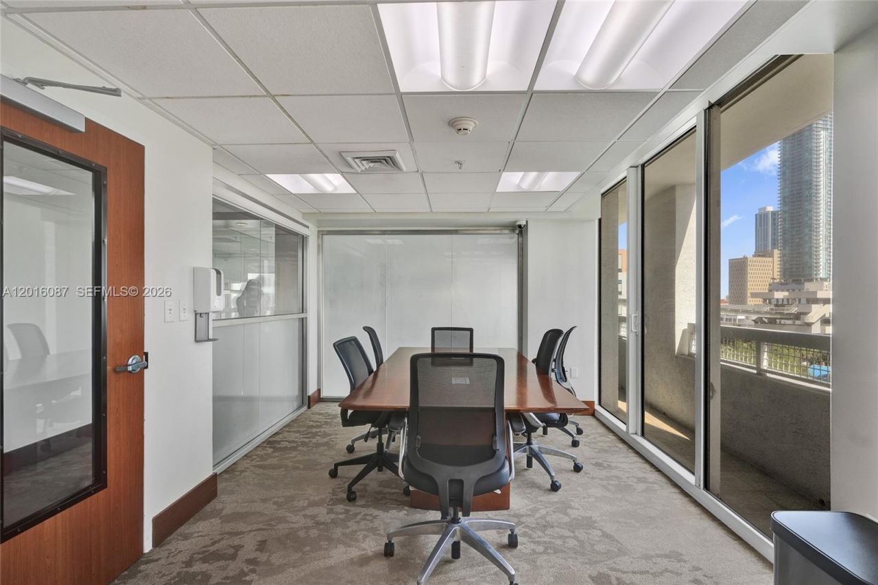 31 SE 5th St, Unit 2305, Miami, FL 33131 Photo