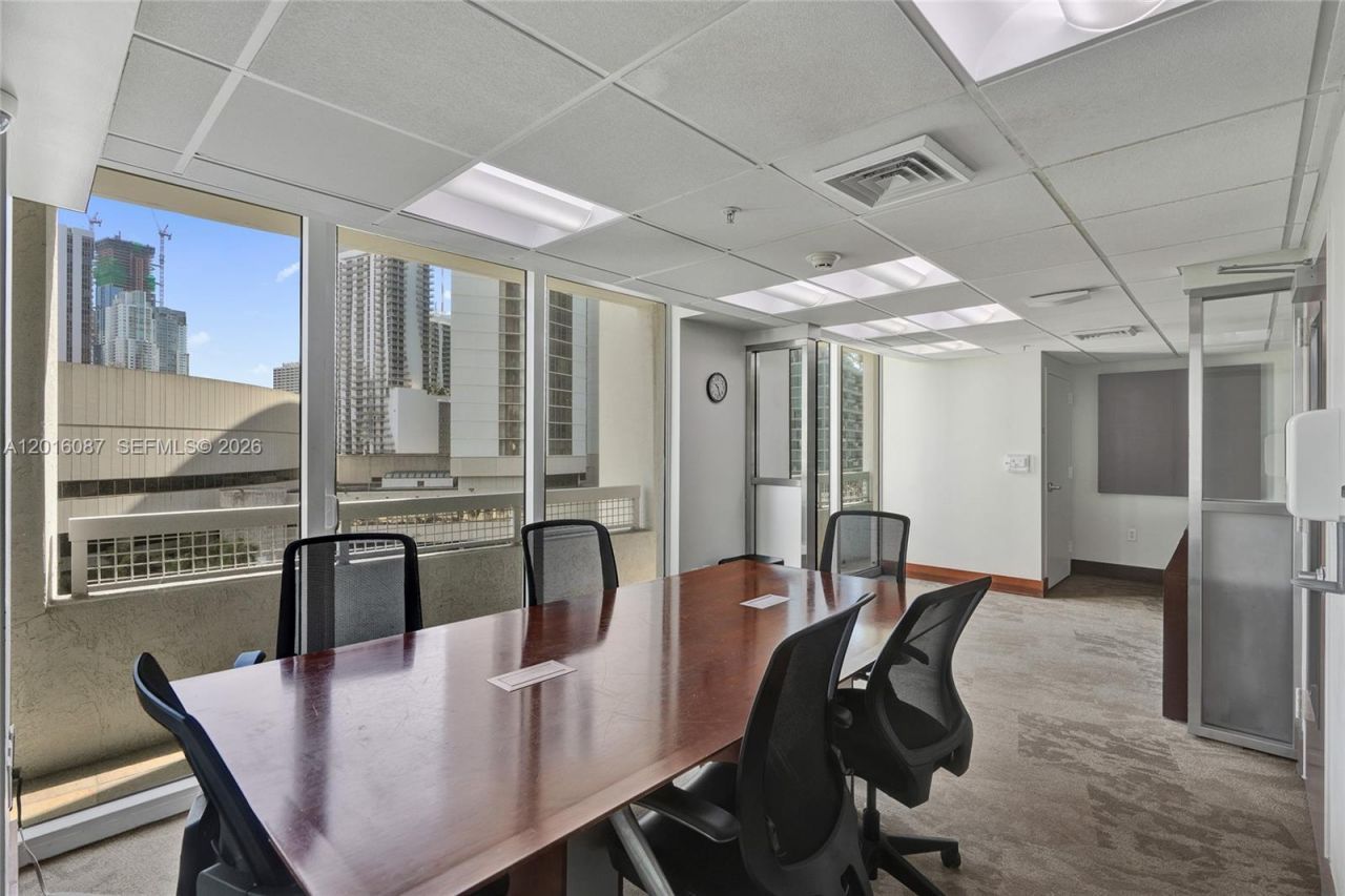 31 SE 5th St, Unit 2305, Miami, FL 33131 Photo