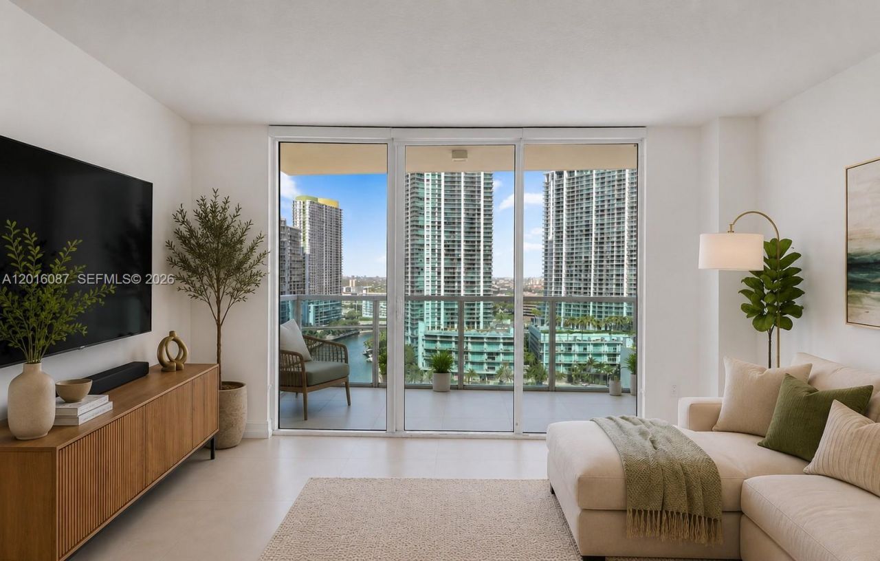 31 SE 5th St, Unit 2305, Miami, FL 33131 Photo