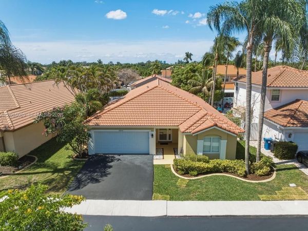 12511 NW 10th St , Sunrise, FL 33323