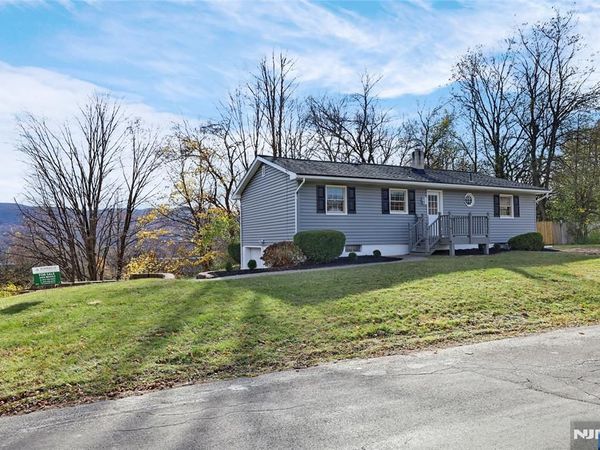 6 Van Buren Avenue, VERNON, NJ 07462