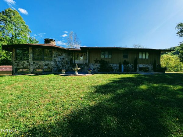 9404 Clintwood Highway, Pound, VA 24279
