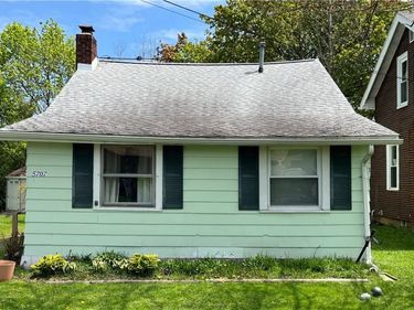 5707 East Lane, Lake View, NY 14085