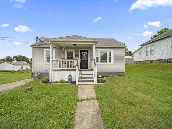 97 E Main Street , Zanesville, OH 43701