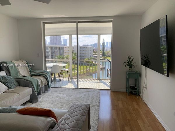 2851 Leonard Dr , Unit J603, Aventura, FL 33160