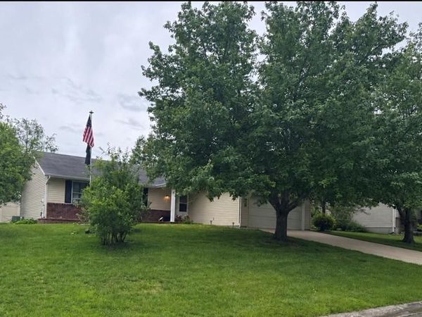 914 Westbrook Drive , Warrenton, MO 63383