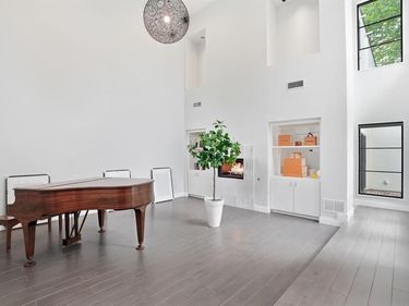 9123 Valley Chapel Lane, Dallas, TX 75220