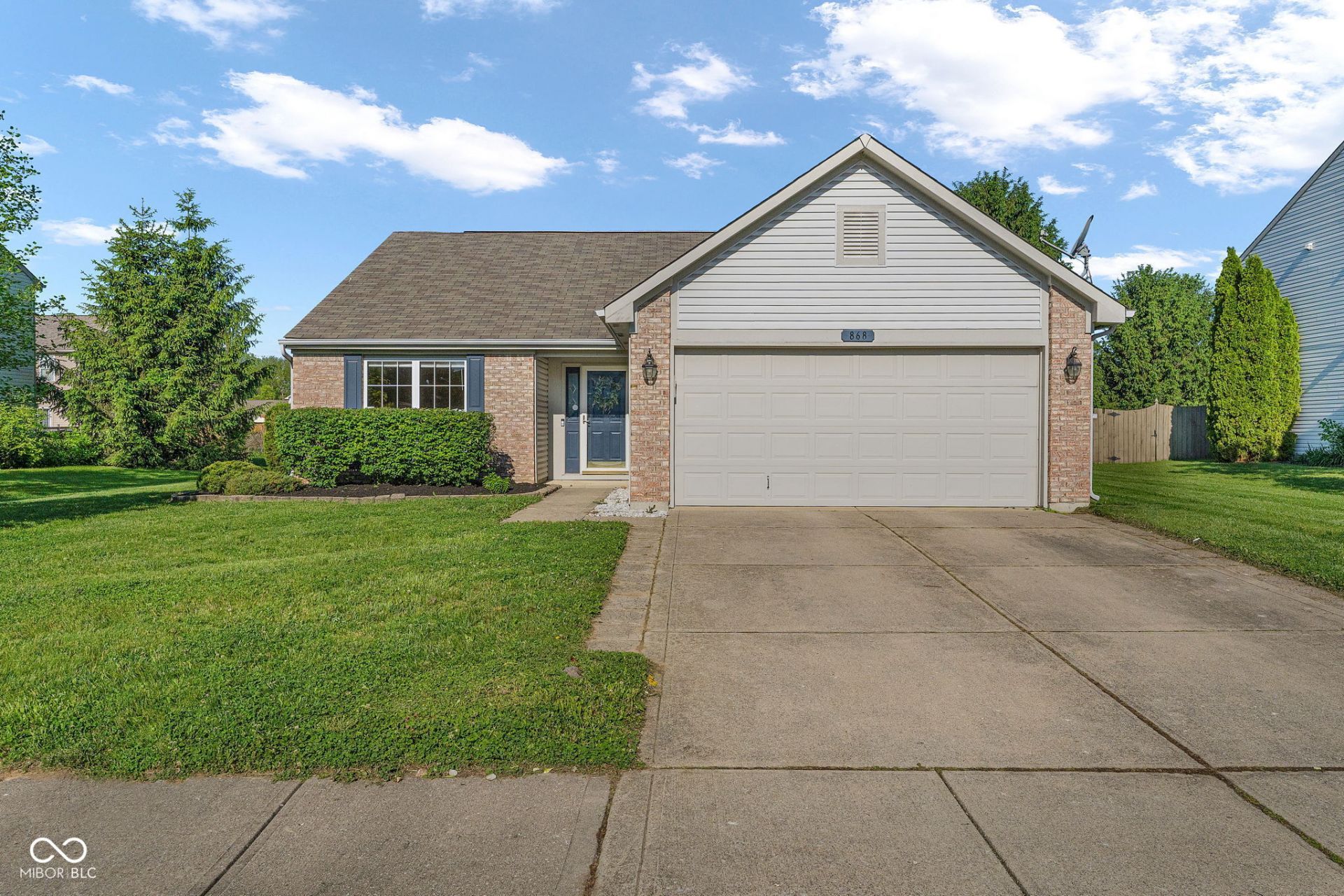 868 Seabreeze Drive, Avon, IN 46123 Main Photo