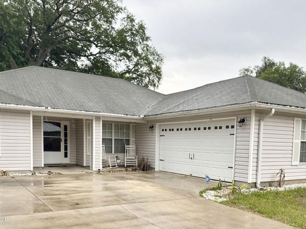 237 MANGO Drive, Palatka, FL 32177