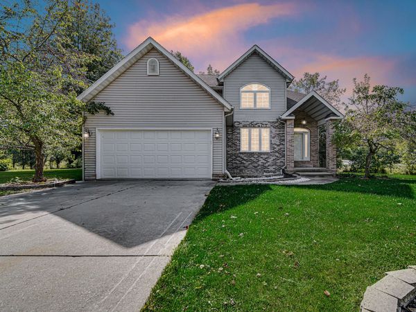 736 Cinnamon Teal Court , Hobart, IN 46342